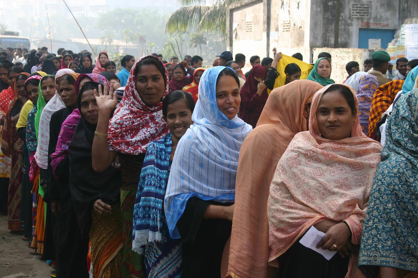 What are the voters of Chapainawabganj-1 Thinking?